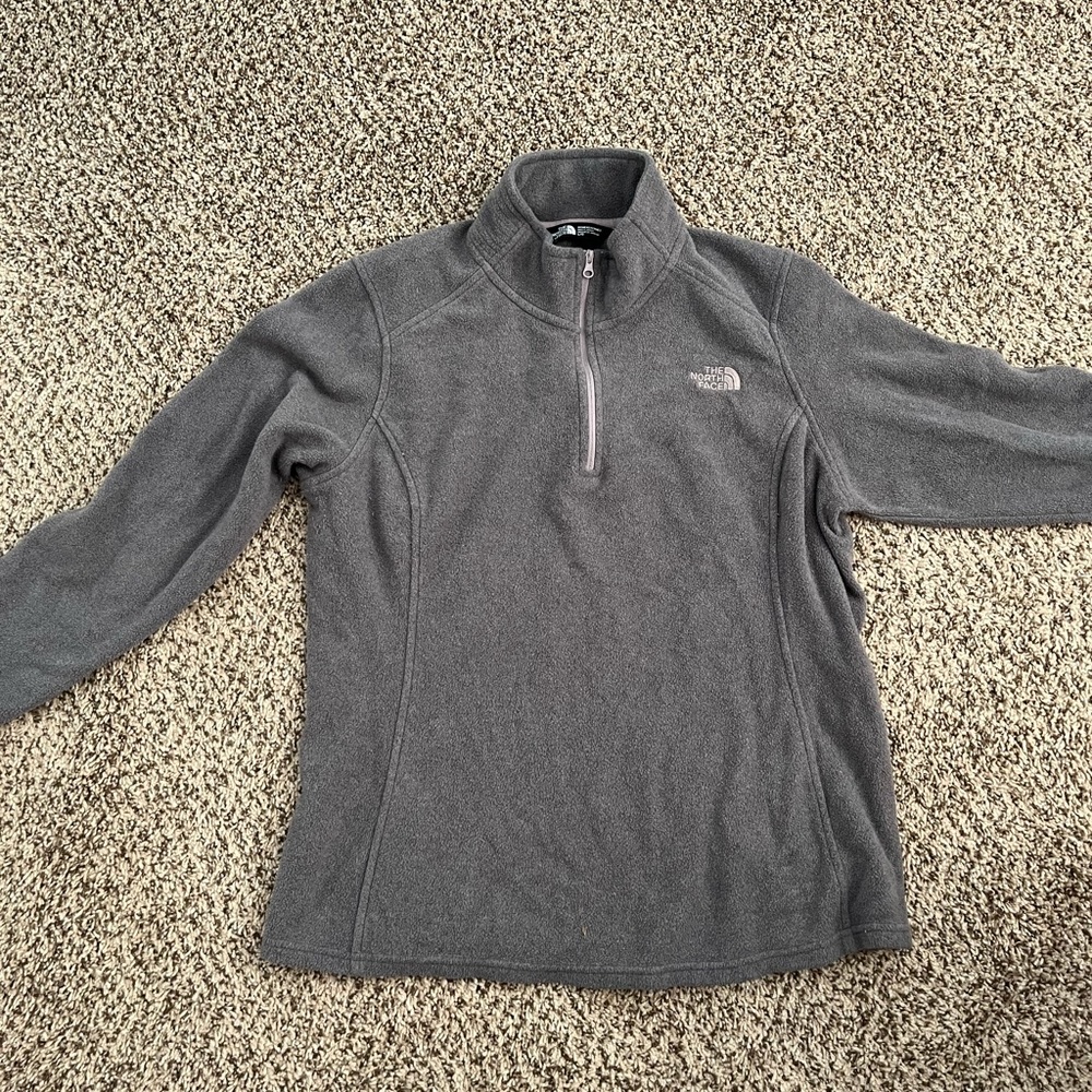 Women’s North Face fleece pullover